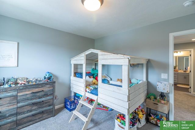 10217 S 109 Street, Papillion, NE 68046