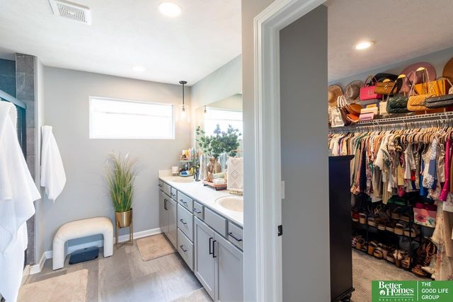 10217 S 109 Street, Papillion, NE 68046