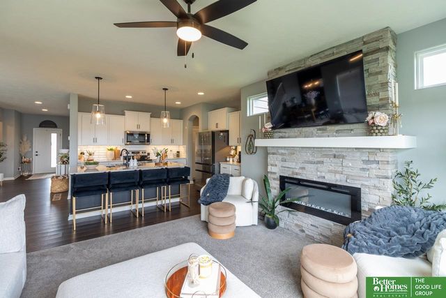 10217 S 109 Street, Papillion, NE 68046