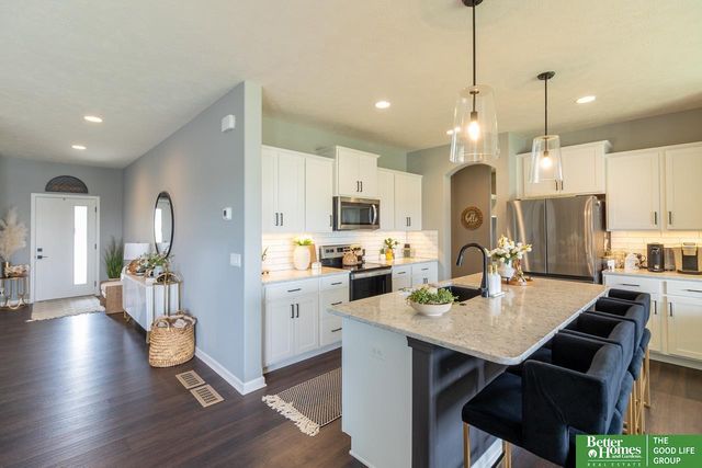 10217 S 109 Street, Papillion, NE 68046