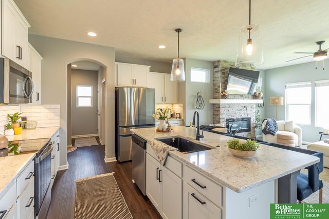 10217 S 109 Street, Papillion, NE 68046