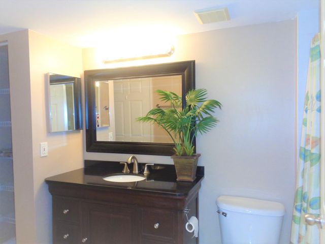 1650 N 42nd Circle 206, Vero Beach, FL 32967