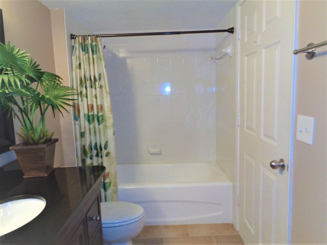 1650 N 42nd Circle 206, Vero Beach, FL 32967