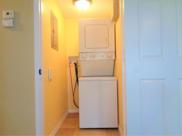 1650 N 42nd Circle 206, Vero Beach, FL 32967