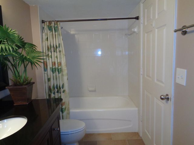 1650 N 42nd Circle 206, Vero Beach, FL 32967