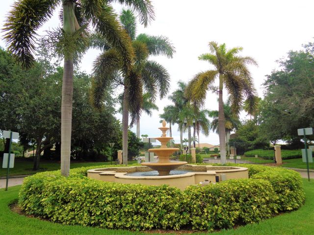 1650 N 42nd Circle 206, Vero Beach, FL 32967