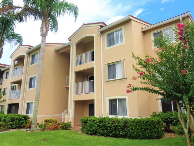 1650 N 42nd Circle 206, Vero Beach, FL 32967