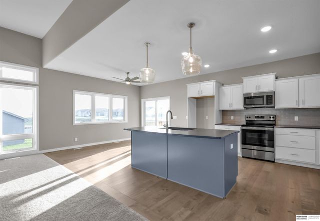 12038 S 45th Avenue, Papillion, NE 68133