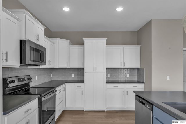 12038 S 45th Avenue, Papillion, NE 68133