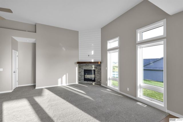 12038 S 45th Avenue, Papillion, NE 68133