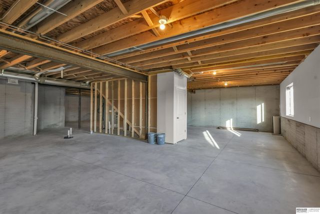 12038 S 45th Avenue, Papillion, NE 68133