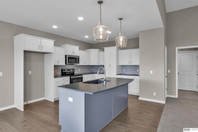 12038 S 45th Avenue, Papillion, NE 68133