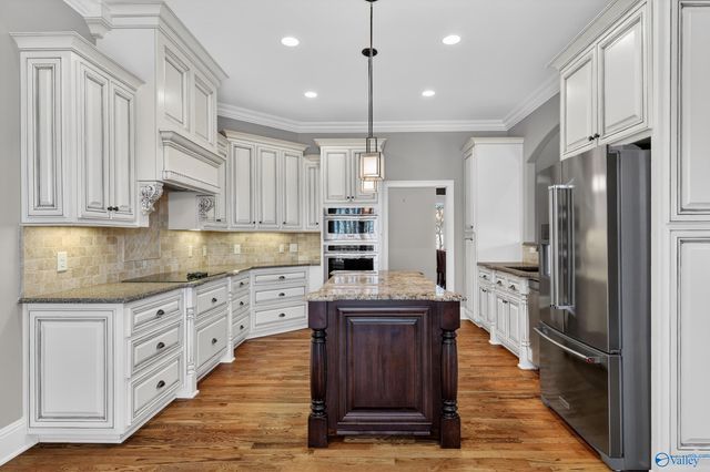 2 Knotting Hill Drive, Fayetteville, TN 37334