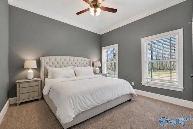 2 Knotting Hill Drive, Fayetteville, TN 37334