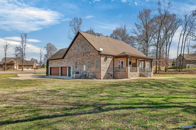 2 Knotting Hill Drive, Fayetteville, TN 37334