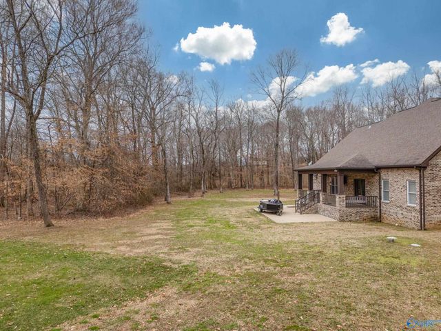 2 Knotting Hill Drive, Fayetteville, TN 37334