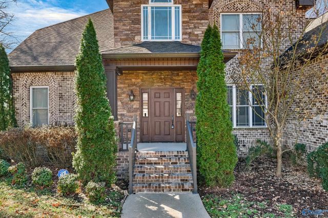 2 Knotting Hill Drive, Fayetteville, TN 37334