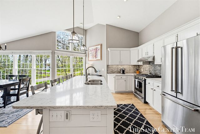 16917 Landing Lane, Spring Lake, MI 49456