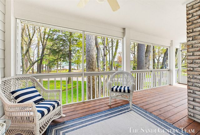 16917 Landing Lane, Spring Lake, MI 49456