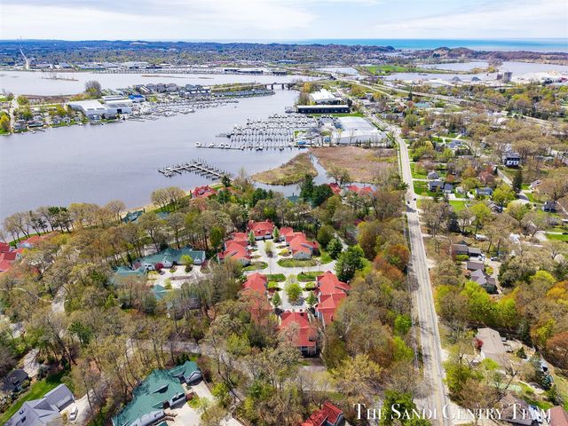 16917 Landing Lane, Spring Lake, MI 49456
