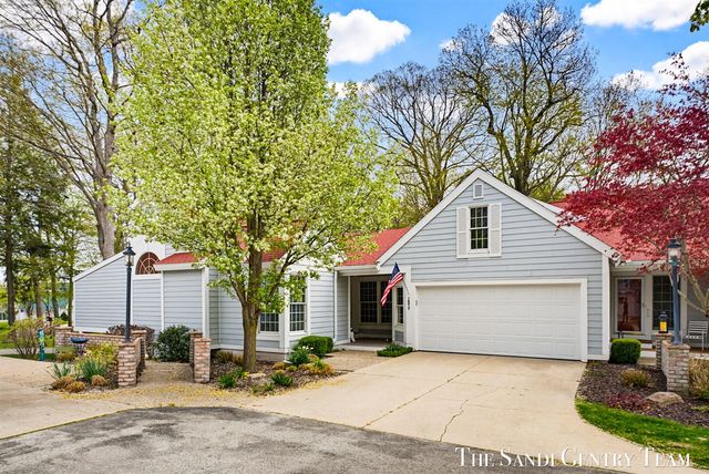 16917 Landing Lane, Spring Lake, MI 49456