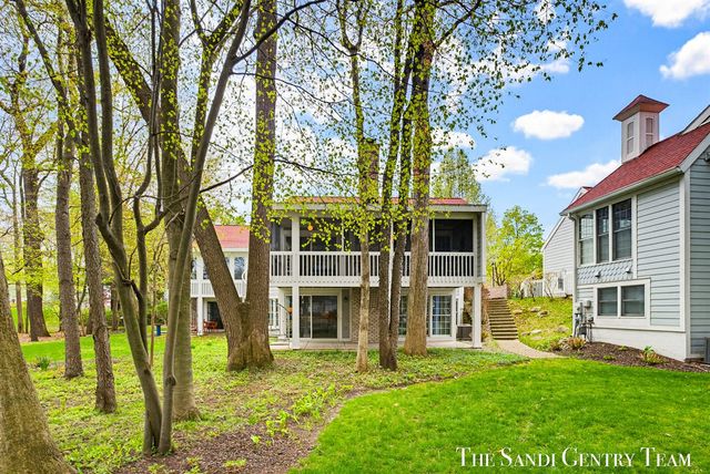 16917 Landing Lane, Spring Lake, MI 49456