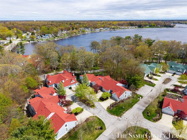 16917 Landing Lane, Spring Lake, MI 49456