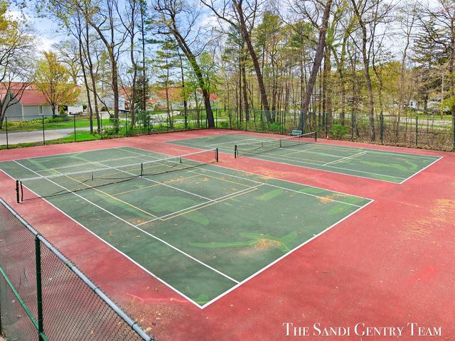 16917 Landing Lane, Spring Lake, MI 49456