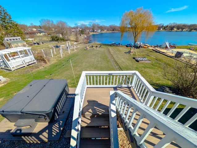 1065 Shoreline Road, Crown Point, IN 46307