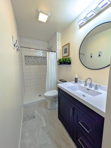 1065 Shoreline Road, Crown Point, IN 46307