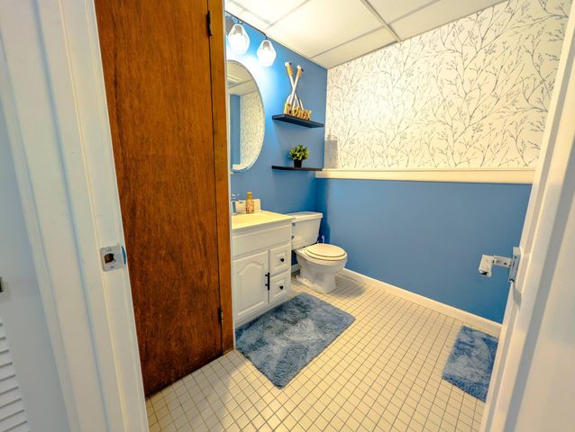 1065 Shoreline Road, Crown Point, IN 46307