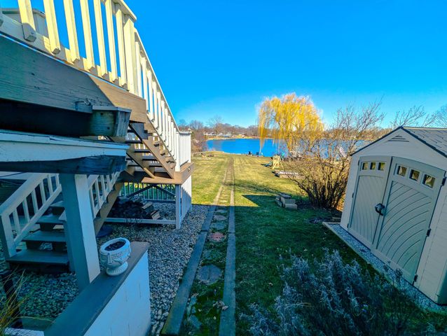 1065 Shoreline Road, Crown Point, IN 46307