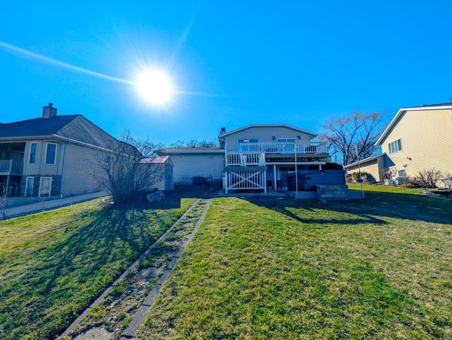 1065 Shoreline Road, Crown Point, IN 46307