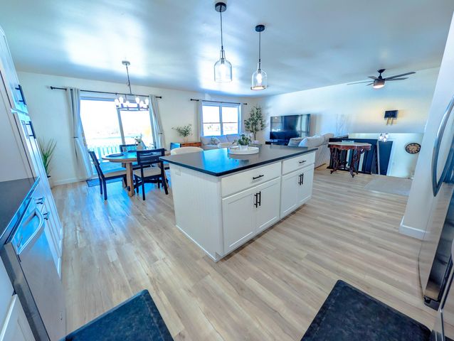 1065 Shoreline Road, Crown Point, IN 46307