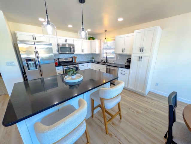 1065 Shoreline Road, Crown Point, IN 46307