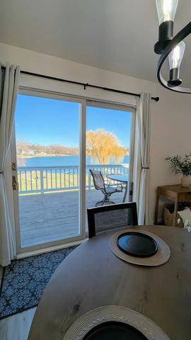 1065 Shoreline Road, Crown Point, IN 46307