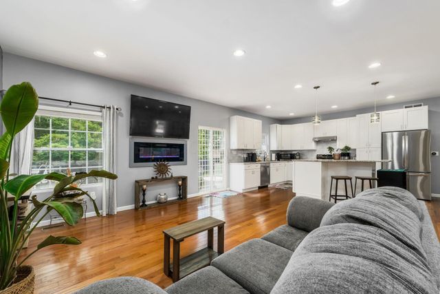 431 W Johnstown Road, Columbus, OH 43230