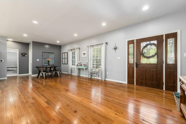431 W Johnstown Road, Columbus, OH 43230
