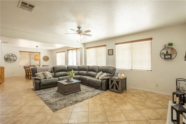 13295 Hollister, Hesperia, CA 92344