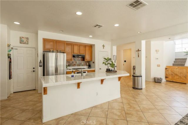 13295 Hollister, Hesperia, CA 92344