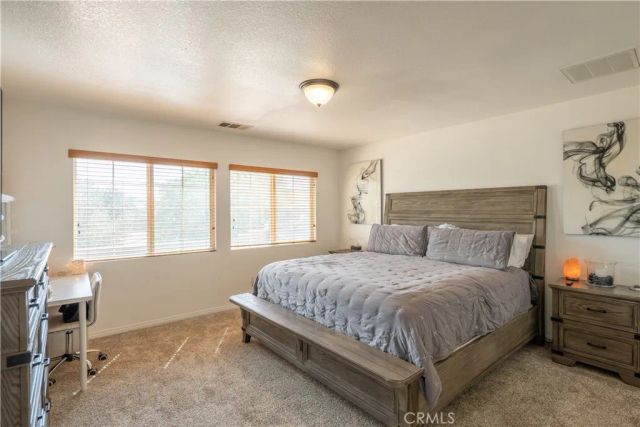 13295 Hollister, Hesperia, CA 92344