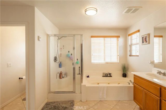 13295 Hollister, Hesperia, CA 92344