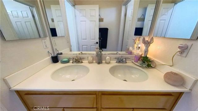 13295 Hollister, Hesperia, CA 92344