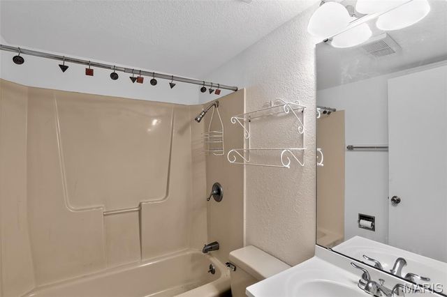 1891 Deer Run Trail, Pacific, MO 63069