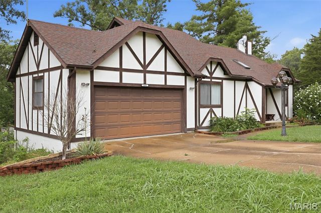1891 Deer Run Trail, Pacific, MO 63069