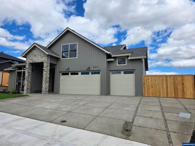 652 NW Cascade Mountain Dr, Dallas, OR 97338