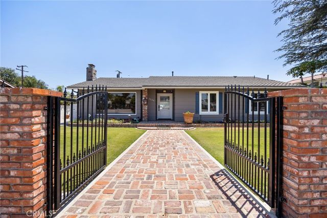 1536 E Commonwealth E, Fullerton, CA 92831