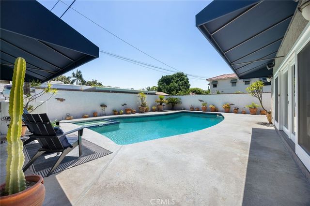 1536 E Commonwealth E, Fullerton, CA 92831