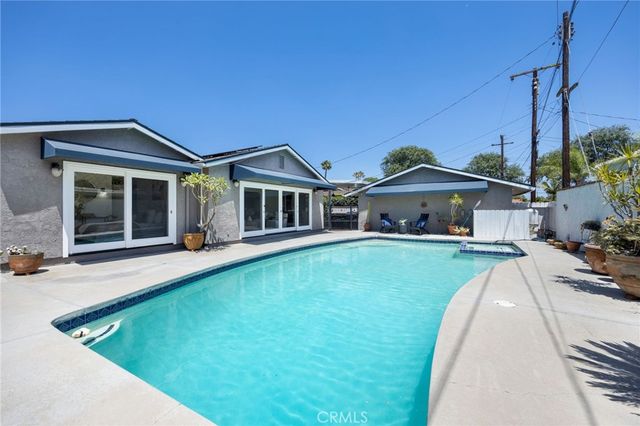 1536 E Commonwealth E, Fullerton, CA 92831