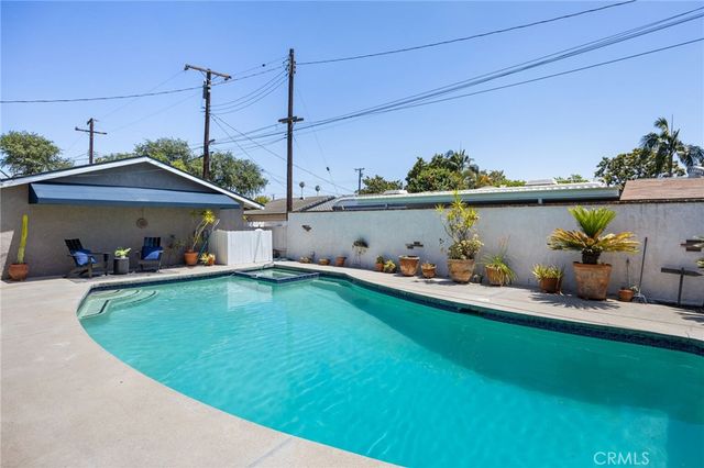 1536 E Commonwealth E, Fullerton, CA 92831